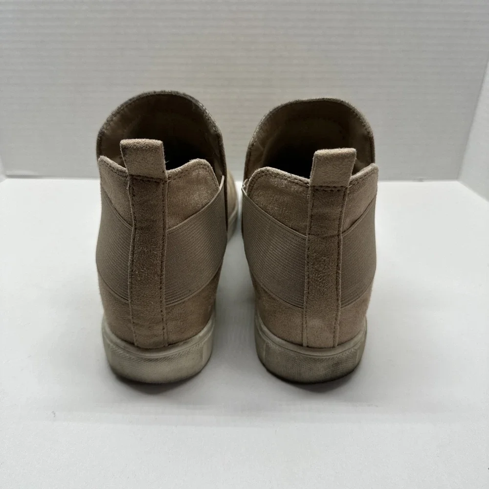 Soda Suede(man made)‎ Brown Flat Slip On Bootie Women's Size 8.5